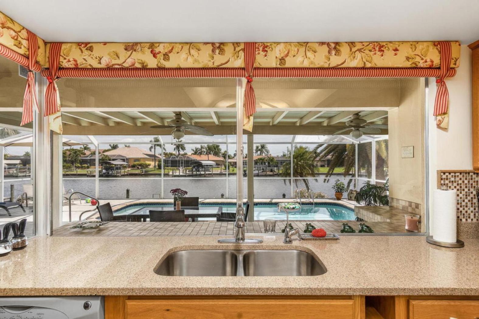 Villa Catalina Isles - Holidays In Paradise Cape Coral Buitenkant foto